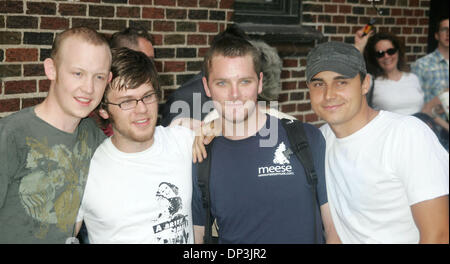 Jul 10, 2006 ; New York, NY, USA ; groupe de rock alternatif "La Mêlée" (L-R) ISSAC SLADE, DAVE WELSH, Ben Wysocki et Joe King à 'le Late Show with David Letterman" tenue à l'Ed Sullivan Theater. Crédit obligatoire : Photo par Nancy/Kaszerman ZUMA Press. (©) Copyright 2006 by Kaszerman Banque D'Images