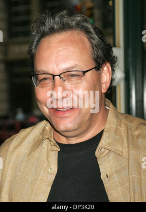 Jul 10, 2006 ; New York, NY, USA ; Comédien LEWIS BLACK fait la promotion de son nouveau livre 'Rien' Sacré de Barnes and Noble à Chelsea. Crédit obligatoire : Photo par Nancy/Kaszerman ZUMA Press. (©) Copyright 2006 by Kaszerman Banque D'Images