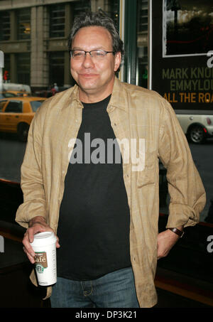 Jul 10, 2006 ; New York, NY, USA ; Comédien LEWIS BLACK fait la promotion de son nouveau livre 'Rien' Sacré de Barnes and Noble à Chelsea. Crédit obligatoire : Photo par Nancy/Kaszerman ZUMA Press. (©) Copyright 2006 by Kaszerman Banque D'Images