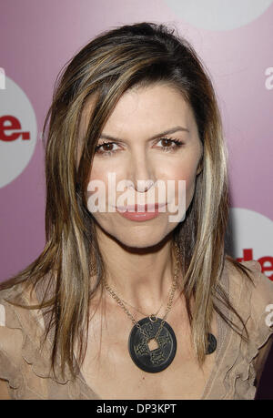 Le 11 juillet 2006, Pasadena, CA, USA ; l'actrice FINOLA HUGHES à la partie réseau de Style dans le cadre de l'été 2006 le TCA Press Tour. Crédit obligatoire : Photo par Vaughn Youtz. (©) Copyright 2006 par Vaughn Youtz. Banque D'Images