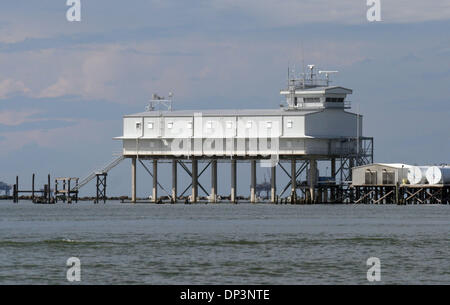 Jul 14, 2006 ; Venise, LA, USA ; Col Sud-Ouest est l'un des principaux points d'entrée du golfe du Mexique sur le fleuve Mississippi à environ 50 milles au sud de la Nouvelle Orléans. Soixante-deux pour cent d'Amérique du commerce est expédié sur le fleuve Mississippi. Crédit obligatoire : Photo par Marianna Massey Jour/ZUMA Press. (©) Copyright 2006 par Marianna jour Massey Banque D'Images