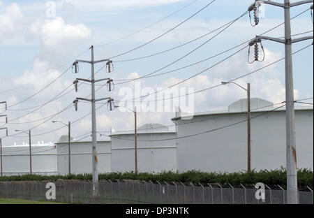 Jul 14, 2006 ; Belle Chasse, LA, USA ; l'Alliance raffinerie, situé à Belle Chasse, LA, sur le fleuve Mississippi, se trouve à environ 25 km au sud de New Orleans et 63 milles au nord du golfe du Mexique. La raffinerie a une capacité de traitement de pétrole brut de 247 mbpj et reçoit par pipeline de pétrole brut domestique et internationale via l'Offshore de bruts de la Louisiane de l'orifice d'huile. Crédit obligatoire : Ph Banque D'Images