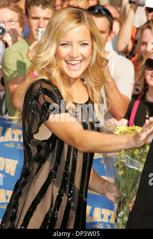 Mai 17, 2006 ; New York, NY, USA ; l'actrice Kate Hudson au "Late Show with David Letterman" tenue à l'Ed Sullivan Theater. Crédit obligatoire : Photo par Nancy/Kaszerman ZUMA Press. (©) Copyright 2006 by Kaszerman Banque D'Images