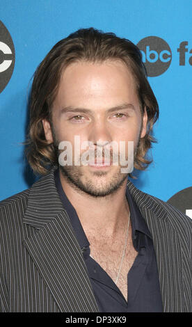 Juillet 19, 2006 ; Los Angeles, CA, USA ; acteur BARRY WATSON à l'ABC Summer Press Tour Party organisée à la glycine Cour à Kidspace Children's Museum, Pasadena, CA. Crédit obligatoire : Photo par Paul Fenton/ZUMA KPA.. (©) Copyright 2006 by Paul Fenton Banque D'Images