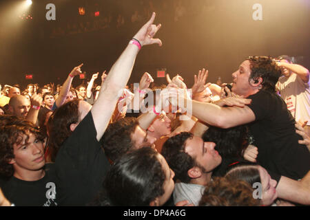 Aug 01, 2006 ; New York, NY, USA ; Singer KEVIN MARTIN de Candlebox live at Irving Plaza. Crédit obligatoire : Photo par Aviv petit/ZUMA Press. (©) Copyright 2006 par Aviv Petit Banque D'Images