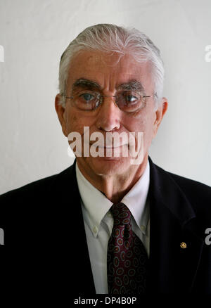 Août 04, 2006, Miami, FL, USA ; Osiel Gonzalez, le Vice Secrétaire général de l'Alpha 66 dans Little Havana, Miami. Crédit obligatoire : Photo de J. Gwendolynne Berry/Palm Beach Post/ZUMA Press. (©) Copyright 2006 par Palm Beach Post Banque D'Images