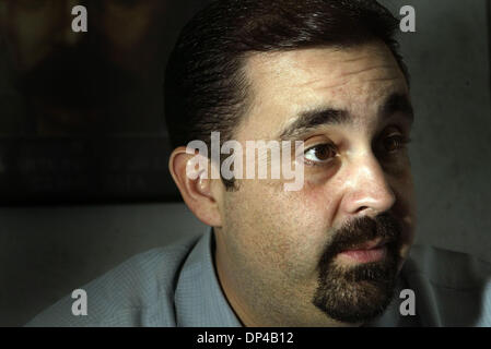 Août 04, 2006, Miami, FL, USA ; Alfredo Mesa est le directeur exécutif de la Fondation nationale américano-cubaine. Mesa dit si Cuba étaient de passage à la démocratie il serait certainement perdre l'appui de président vénézuélien Hugo Chavez, mais bénéficierait du soutien du reste du monde. Crédit obligatoire : Photo par Eliza Gutierrez/Palm Beach Post/ZUMA Press. (©) Copyright 2006 par Palm Banque D'Images