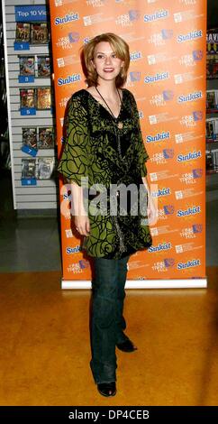 7 février 2006 - K46800ML..UN ARBRE AVEC APPARITION EN MAGASIN AVEC PERFORMANCE ET SIGNATURE DE ''One Tree Hill, VOL. 2''..L'AF MUSIC STORE, NEW YORK..02/06/2006. MITCHELL LEVY- 2006.HILARIE BURTON(Image Crédit : © Globe Photos/ZUMAPRESS.com) Banque D'Images