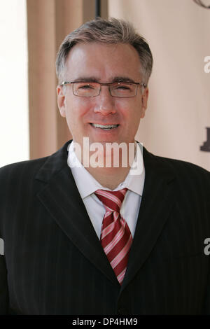 Aug 12, 2006 ; North Hollywood, CA, USA ; Keith Olbermann arrive à la 58e assemblée annuelle de Los Angeles à l'Emmy Awards Academy of Television Arts and Sciences. Crédit obligatoire : Photo de J. P. Yim/ZUMA Press. (©) Copyright 2006 par J. P. Yim Banque D'Images