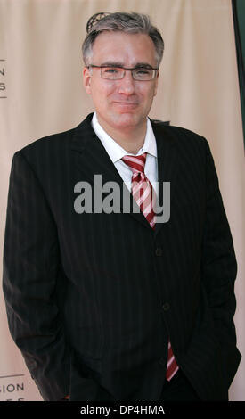 Aug 12, 2006 ; North Hollywood, CA, USA ; Keith Olbermann arrive à la 58e assemblée annuelle de Los Angeles à l'Emmy Awards Academy of Television Arts and Sciences. Crédit obligatoire : Photo de J. P. Yim/ZUMA Press. (©) Copyright 2006 par J. P. Yim Banque D'Images