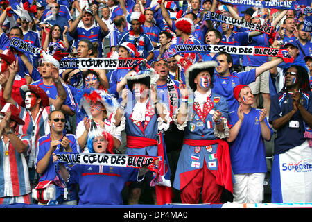 9 juillet 2006 - Olympiastadion, BERLIN, ALLEMAGNE - FRANCE FANS...Italie/France..FRANCE FANS.ITALIE/FRANCE.STADE OLYMPIQUE DE BERLIN, ALLEMAGNE 07-09-2006.K48556. - Crédit photos(Image : © Photos Globe/ZUMAPRESS.com) Banque D'Images