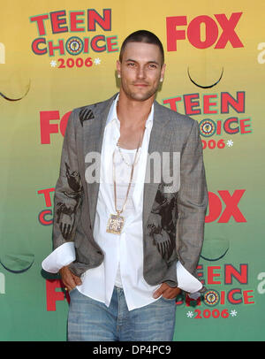 Août 20, 2006 ; Universal City, CA, USA ; Kevin Federline pendant les arrivées au Teen Choice Awards 2006 qui a eu lieu à l'Amphithéâtre Gibson. Crédit obligatoire : Photo de Lisa O'Connor/ZUMA Press. (©) Copyright 2006 by Lisa O'Connor Banque D'Images