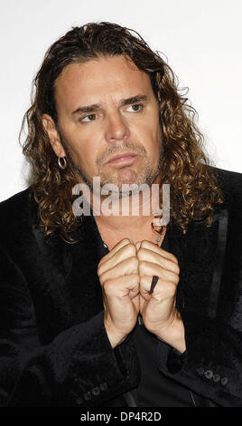 Aug 21, 2006 ; Los Angeles, CA, USA ; chanteur FHER, du groupe de rock mexicain Mana, au cours d'une conférence de presse pour la sortie de leur dernier CD "Amar Es combattre." Photo : crédit obligatoire par Vaughn Youtz/ZUMA Press. (©) Copyright 2006 par Vaughn Youtz Banque D'Images