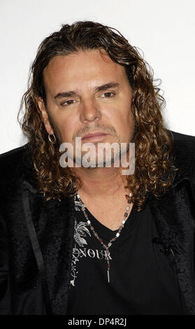 Aug 21, 2006 ; Los Angeles, CA, USA ; chanteur FHER, du groupe de rock mexicain Mana, au cours d'une conférence de presse pour la sortie de leur dernier CD "Amar Es combattre." Photo : crédit obligatoire par Vaughn Youtz/ZUMA Press. (©) Copyright 2006 par Vaughn Youtz Banque D'Images