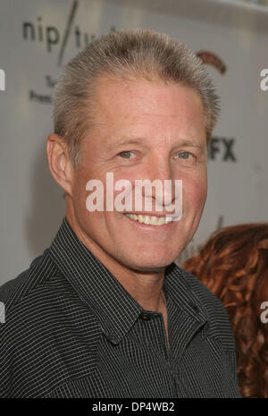 Aug 25, 2006 ; Los Angeles, CA, USA ; acteur BRUCE à l'époque de GÉVA CABAN quatre première projection de Nip/Tuck a tenu sur le lot, les Studios Paramount à Hollywood. Crédit obligatoire : Photo par Paul Fenton/ZUMA KPA.. (©) Copyright 2006 by Paul Fenton Banque D'Images