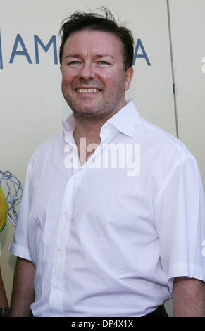 Aug 26, 2006 ; Century City, CA, USA ; acteur Ricky Gervais arrive à la BAFTA/LA-Academy of Television Arts and Sciences Tea Party de la Century Hyatt. Crédit obligatoire : Photo de J. P. Yim/ZUMA Press. (©) Copyright 2006 par J. P. Yim Banque D'Images