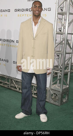 Sep 05, 2006 ; Los Angeles, CA, USA ; AARON AFFALO au "Gridiron Gang" Los Angeles Premiere tenue au Grauman's Chinese Theatre. Crédit obligatoire : Photo par Paul Fenton/ZUMA KPA.. (©) Copyright 2006 by Paul Fenton-KPA Banque D'Images