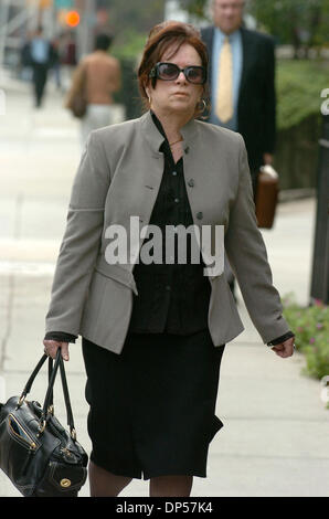 Sep 06, 2006, Manhattan, NY, USA ; VICTORIA GOTTI arrive à la Cour fédérale de Manhattan pour une autre journée à fils John A. 'Junior' Gotti's troisième procès sur des accusations de fraude. Crédit obligatoire : Photo par Bryan Smith/ZUMA Press. (©) Copyright 2006 par Bryan Smith Banque D'Images