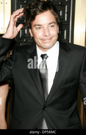 Sep 07, 2006 ; New York, NY, USA ; Jimmy Fallon arrive comme Conde Nast Media Group Kicks Off New York's Olympus Fashion Week Spring 2007 avec la troisième édition de la Fashion Rocks concert au Radio City Music Hall le 7 septembre 2006 Crédit obligatoire : Photo par Aviv petit/ZUMA Press. (©) Copyright 2006 par Aviv Petit Banque D'Images