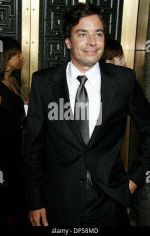 Sep 07, 2006 ; New York, NY, USA ; Jimmy Fallon arrive comme Conde Nast Media Group Kicks Off New York's Olympus Fashion Week Spring 2007 avec la troisième édition de la Fashion Rocks concert au Radio City Music Hall le 7 septembre 2006 Crédit obligatoire : Photo par Aviv petit/ZUMA Press. (©) Copyright 2006 par Aviv Petit Banque D'Images