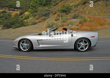 Sep 08, 2006 ; Los Angeles, CA, USA ; 2006 Corvette C6 Action. Le nouveau 2006 Chevy Corvette C6 berline ajoute palettes au volant de la nouvelle technologie, 6 vitesses, transmission automatique. La nouvelle Chevy C6 convertible est l'un des plus beaux, plus performants, la plupart des voitures confortables et vient avec tous les objets de luxe que vous attendez d'une voiture sport décapotable Banque D'Images