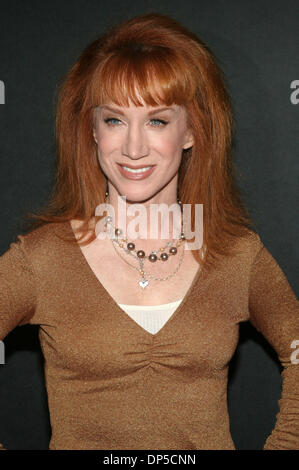 Sep 12, 2006 ; Los Angeles, CA, USA ; comédien et star de télé réalité KATHY GRIFFIN arrive au lancement de Mark Burnett et AOL de neuf jeu de réalité interactifs de pointe 'Gold Rush'. crédit obligatoire : Photo par Marianna Massey Jour/ZUMA Press. (©) Copyright 2006 par Marianna jour Massey Banque D'Images