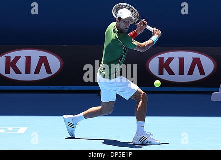 Melbourne, Australie. 8 janvier, 2014. Novak Djokovic la Serbie participe à une session de formation à venir de l'Open d'Australie 2014 à Melbourne, Australie, le 8 janvier 2014. Credit : Xu Yanyan/Xinhua/Alamy Live News Banque D'Images