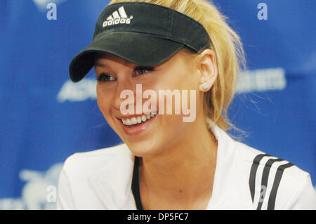 Sep 14, 2006 ; Irvine, CA, USA ; Anna Kournikova lors d'une conférence de presse pour la 14e Conférence annuelle de Advanta World Team Tennis (WTT) Smash Hits bénéficiant de l'événement la Fondation Elton John contre le SIDA. Billie Jean King Team (Billie Jean King, Pete Sampras, Rennae Stubbs) par rapport à l'équipe (Elton John Elton John, Andy Roddick, Anna Kournikova) a participé aux événements Bren Centre, Université de Californie, Irvine. Banque D'Images