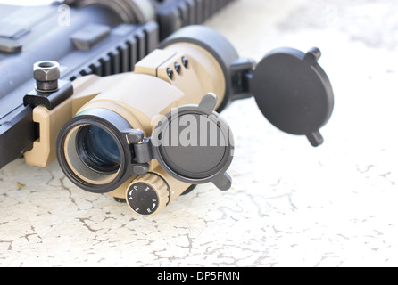 Close up of sniperscope d'une arme à feu. Banque D'Images