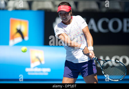 Melbourne, Australie. 8 janvier, 2014. Li Na de Chine participe à une session de formation à venir de l'Open d'Australie 2014 à Melbourne, Australie, le 8 janvier 2014. Credit : Bai Xue/Xinhua/Alamy Live News Banque D'Images