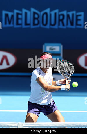 Melbourne, Australie. 8 janvier, 2014. Li Na de Chine participe à une session de formation à venir de l'Open d'Australie 2014 à Melbourne, Australie, le 8 janvier 2014. Credit : Xu Yanyan/Xinhua/Alamy Live News Banque D'Images