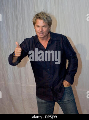Sep 15, 2006 ; Los Angeles, CA, USA ; KATO KAELIN arrivant pour un rendement de production du Cirque du Soleil 'Delirium' à Los Angeles. Crédit obligatoire : Photo par Armando Arorizo/ZUMA Press. (©) Copyright 2006 by Arorizo Banque D'Images