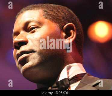 Sep 17, 2006 ; Temecula, Californie, USA ; Dennis Haysbert reçoit le prix d'excellence Terry Gilmore lors du 12e congrès annuel de Temecula Valley Film Festival de musique et tenue à l'Pechanga Resort and Casino. Crédit obligatoire : Photo par Edward Hannigan/ZUMA Press. (©) Copyright 2006 par Edward Hannigan Banque D'Images