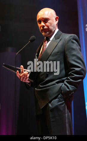 Sep 17, 2006 ; Temecula, Californie, USA ; HECTOR ELIZONDO reçoit le Prix des fondateurs à la 12e édition de Temecula Valley Film and Music Festival tenu à l'Pechanga Resort and Casino. Crédit obligatoire : Photo par Edward Hannigan/ZUMA Press. (©) Copyright 2006 par Edward Hannigan Banque D'Images