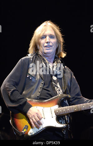 Sep 17, 2006 ; Austin, TX, USA ; Tom Petty & the Heartbreakers en live à l'Austin City Limits Music Festival 2006. Crédit obligatoire : Photo par Jérôme Brunet/ZUMA Press. (©) Copyright 2006 by Jerome Brunet Banque D'Images