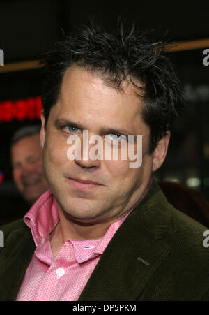 Sep 21, 2006 ; Hollywood, CA, USA ; directeur JEFF TREMAINE arrive à la Jackass Numéro Deux premiere. Crédit obligatoire : Photo par Marianna Massey Jour/ZUMA Press. (©) Copyright 2006 par Marianna jour Massey Banque D'Images