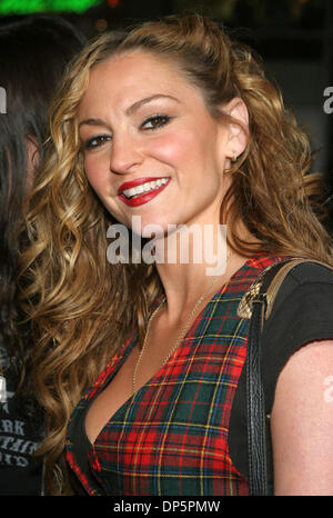 Sep 21, 2006 ; Hollywood, CA, USA ; l'actrice DREA DE MATTEO arrive à la Jackass Numéro Deux premiere. Crédit obligatoire : Photo par Marianna Massey Jour/ZUMA Press. (©) Copyright 2006 par Marianna jour Massey Banque D'Images