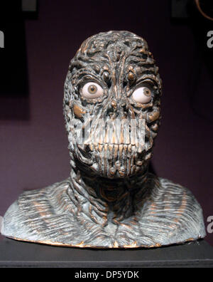 Sep 29, 2006, Manhattan, NY, USA ; Sartaaran la tête et la poitrine utilisé dans 'Star Trek : The Next Generation", estimée à vendre pour $500-$700. Dans la célébration du 40e anniversaire de 'Star Trek' Christie's organise une vente aux enchères de deux 'Star Trek' articles tirés des archives de CBS Paramount Television Studios. Les éléments incluant l'intégralité de la 'Star Trek' série de télévision et mov Banque D'Images