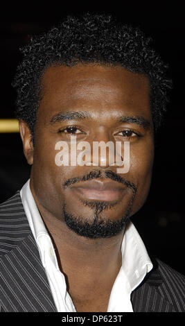 Le 4 octobre 2006, Hollywood, CA, USA ; acteur LYRIQ BENT lors de la première de "l'homme de l'année" au Grauman's Chinese. Crédit obligatoire : Photo par Vaughn Youtz. (©) Copyright 2006 par Vaughn Youtz. Banque D'Images