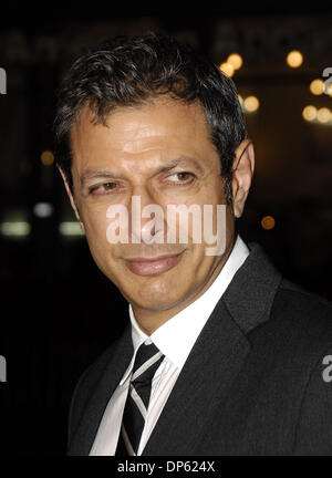 Le 4 octobre 2006, Hollywood, CA, USA ; acteur Jeff Goldblum lors de la première de "l'homme de l'année" au Grauman's Chinese. Crédit obligatoire : Photo par Vaughn Youtz. (©) Copyright 2006 par Vaughn Youtz. Banque D'Images