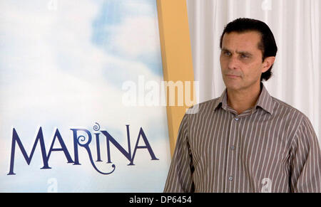 Oct 05, 2006 ; Los Angeles, CA, USA ; HUMBERTO ZURITA de la nouvelle télévision à venir novela 'MARINA' posent pour une photo à Los Angeles. Crédit obligatoire : Photo par Armando Arorizo/ZUMA Press. (©) Copyright 2006 by Arorizo Banque D'Images