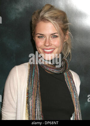 Oct 09, 2006 ; Los Angeles, CA, USA ; l'actrice Rachael Taylor à la "drapeaux de nos pères' Los Angeles Premiere tenue à l'Academy of Motion Picture Arts and Sciences. Crédit obligatoire : Photo par Paul Fenton/ZUMA KPA.. (©) Copyright 2006 by Paul Fenton Banque D'Images