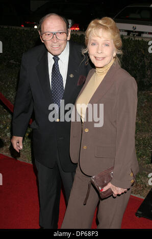 Oct 09, 2006 ; Los Angeles, CA, USA ; l'actrice STELLA STEVENS au "Flags of Our Fathers' Los Angeles Premiere tenue à l'Academy of Motion Picture Arts and Sciences. Crédit obligatoire : Photo par Paul Fenton/ZUMA KPA.. (©) Copyright 2006 by Paul Fenton Banque D'Images