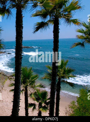 Sep 23, 2006 ; Laguna Beach, CA, USA ; Laguna Beach est une ville située dans le sud de l'Orange County, en Californie. Laguna Beach est qu'il est le paradis des skimboarding, le sport ayant été inventé par les sauveteurs de la ville il y a plus d'un demi-siècle. La ville a également acquis une certaine exposition nationale en 2004, le paramètre de l'opéra de savon réalité MTV Laguna Beach : The Real Orange County. Banque D'Images