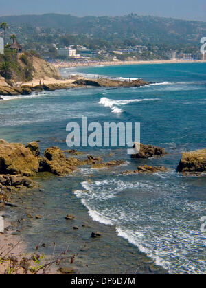 Sep 23, 2006 ; Laguna Beach, CA, USA ; Laguna Beach est une ville située dans le sud de l'Orange County, en Californie. Laguna Beach est qu'il est le paradis des skimboarding, le sport ayant été inventé par les sauveteurs de la ville il y a plus d'un demi-siècle. La ville a également acquis une certaine exposition nationale en 2004, le paramètre de l'opéra de savon réalité MTV Laguna Beach : The Real Orange County. Banque D'Images