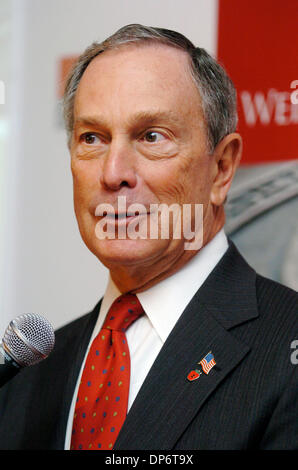 Oct 26, 2006, Manhattan, NY, USA ; le maire Michael Bloomberg parlant en tant que l'Université de Cornell et ses Weill Cornell Medical College annoncer le lancement d'un capital de plusieurs milliards de dollars pour la campagne de l'avance de la recherche médicale et de l'enseignement supérieur à l'échelle mondiale. Crédit obligatoire : Photo par Bryan Smith/ZUMA Press. (©) Copyright 2006 par Bryan Smith Banque D'Images