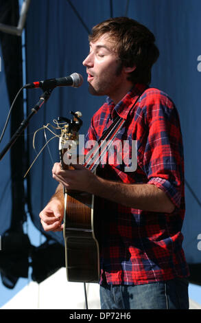 Oct 29, 2006, à Las Vegas, NV, USA ; musicien MATT COSTA il se produit lors du 2e Festival de musique annuel Vegoose les deux jours de l'événement a eu lieu au Sam Boyd Stadium. Crédit obligatoire : Photo par Jason Moore/ZUMA Press. (©) Copyright 2006 par Jason Moore Banque D'Images