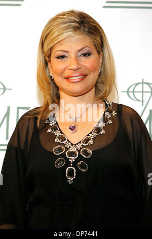 Nov 02, 2006 ; Los Angeles, CA, USA, May Chidiac journaliste avec la Lebanese Broadcasting Corporation et vainqueur de l'IWMF 2006 Courage Award. Crédit obligatoire : Photo de J. P. Yim/ZUMA Press. (©) Copyright 2006 par J. P. Yim Banque D'Images