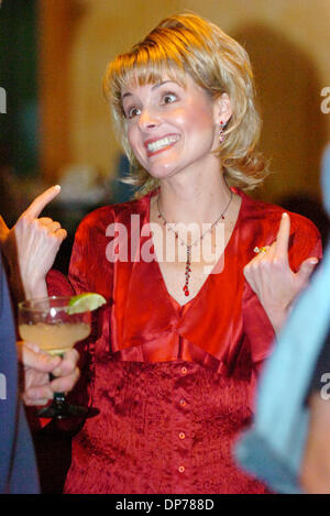 Nov 07, 2006 ; San Mateo, CA, USA ; Jill Buck, candidat républicain pour le 18e district, l'Assemblée générale détient un soir de fête à Alberto's Cantina à Pleasanton Mardi, 7 novembre 2006. Crédit obligatoire : Photo par Gina Halferty/Tri-Valley Herald/ZUMA Press. (©) Copyright 2006 par Tri-Valley Herald Banque D'Images