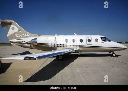 Nov 17, 2006 ; West Palm Beach, FL, USA ; Talon Air avion Hawker 400 est un nouveau service de navette entre Palm Beach et New York. Crédit obligatoire : Photo par Amanda Voisard/Palm Beach Post/ZUMA Press. (©) Copyright 2006 par Palm Beach Post Banque D'Images